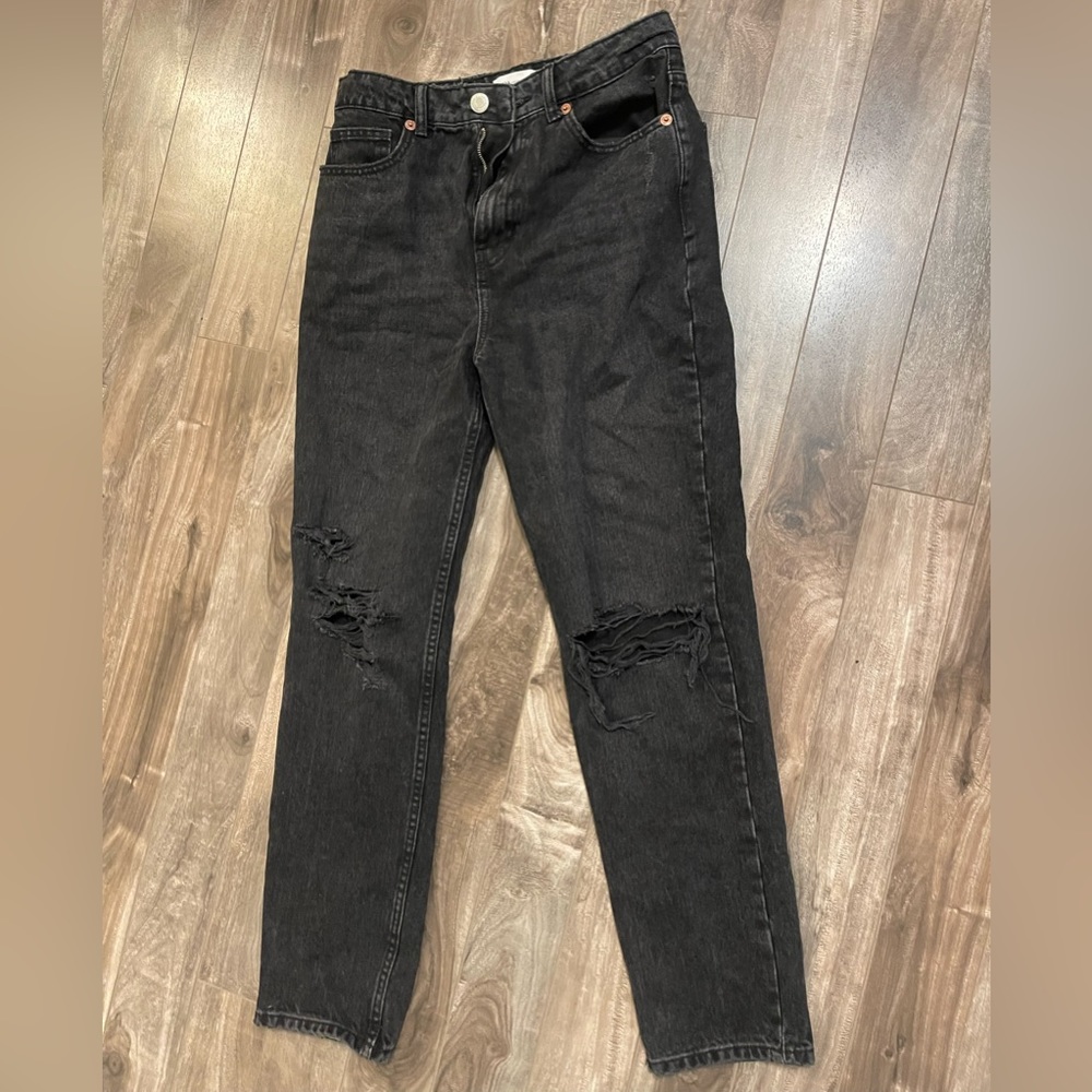 Straight Leg Knee Distressed Jeans